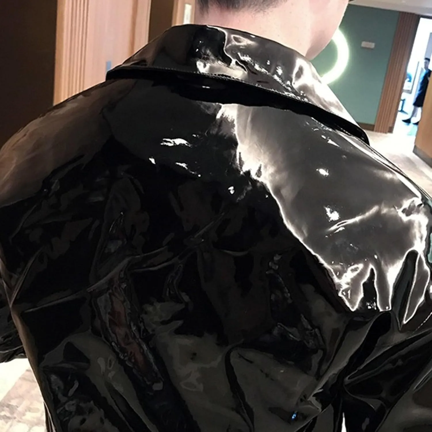 Men's Shiny Zipper PU Outwear Jacket Male Fashion Lapel Patent Leather Long Sleeve Retro Biker Blazer
